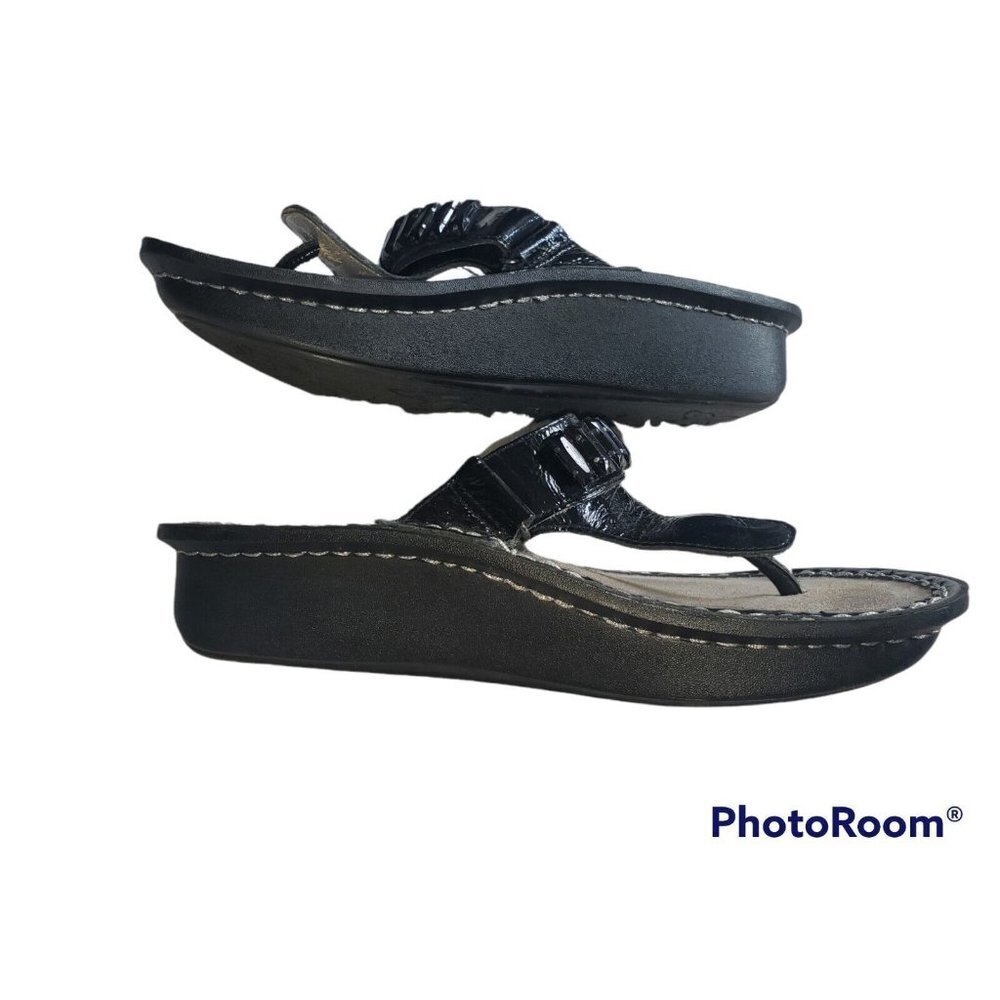 ALEGRIA Ny PgLite "CAR-101" Black Patent Bling Rhinestones Thong Sandals